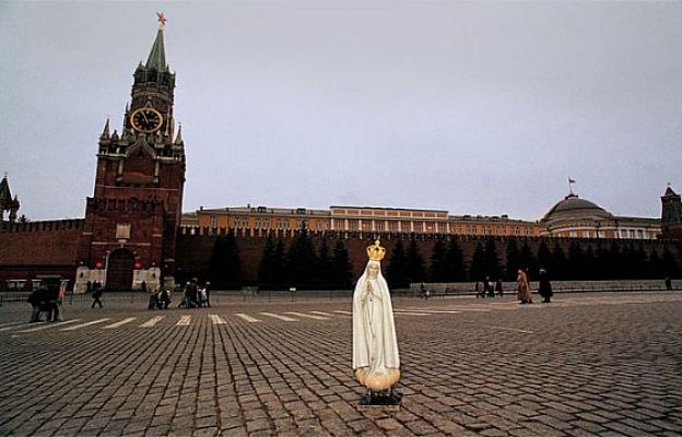 Figura Matki Bożej Fatimskiej na placu Czerwonym w Moskwie