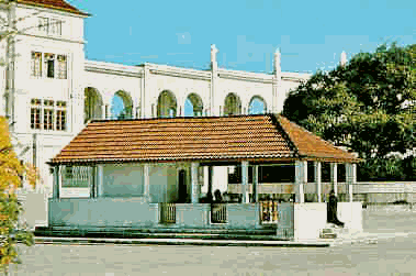 Fatima - Kaplica w miejscu objawień